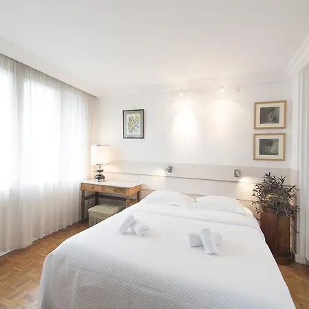 Veeve - Near Pont De Grenelle Apartment Paris